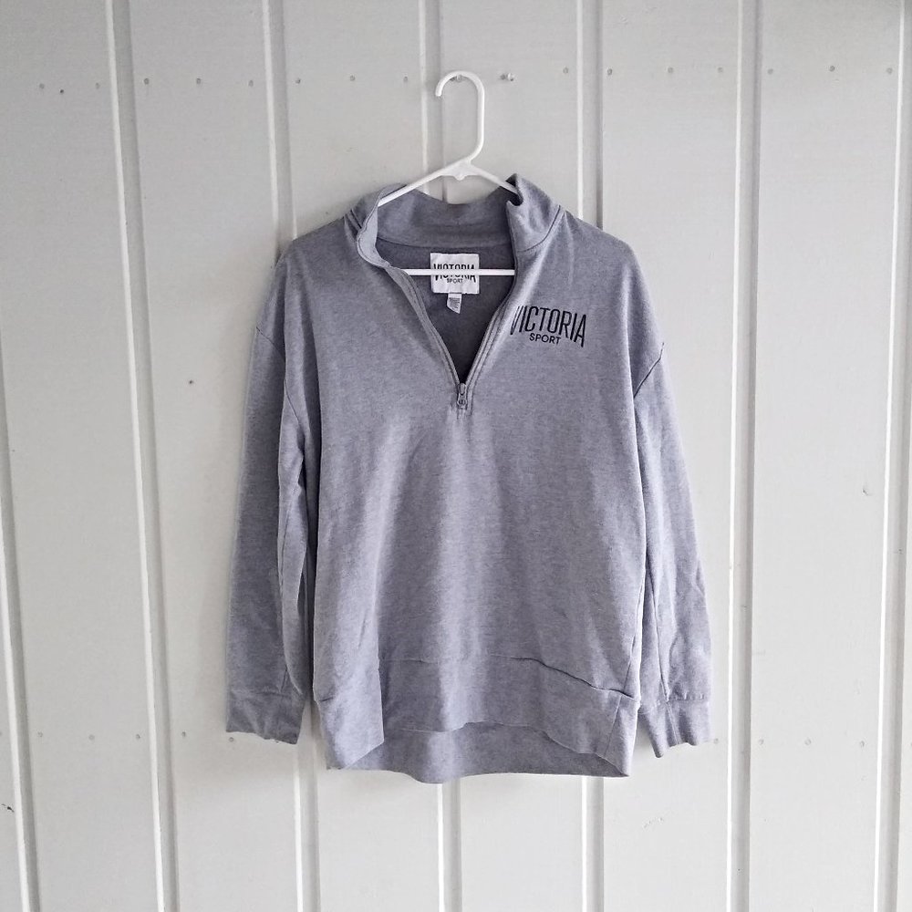 M Victoria's Sport 1/4 Zip Pullover